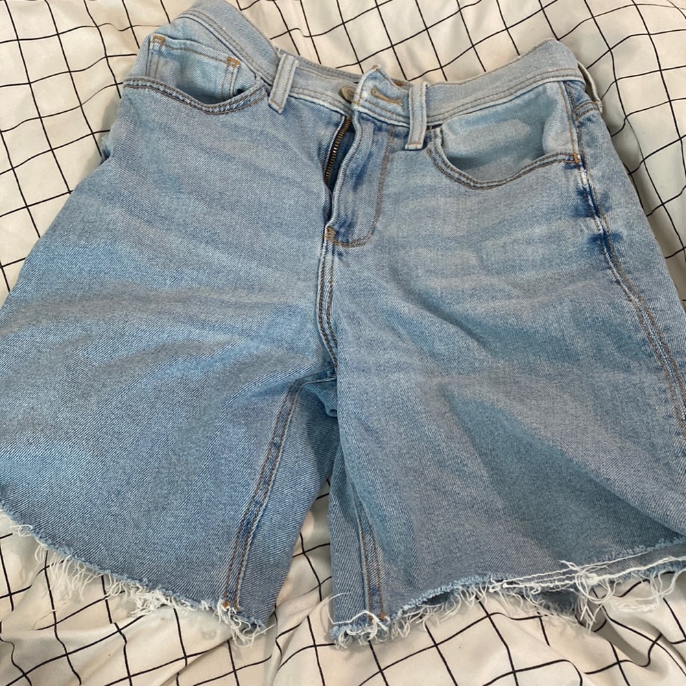 Hollister Ultra High-Rise Dad Short 7”